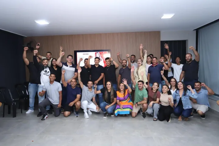 Turma reunida ao final de um treinamento conduzido pela Pessoall RH